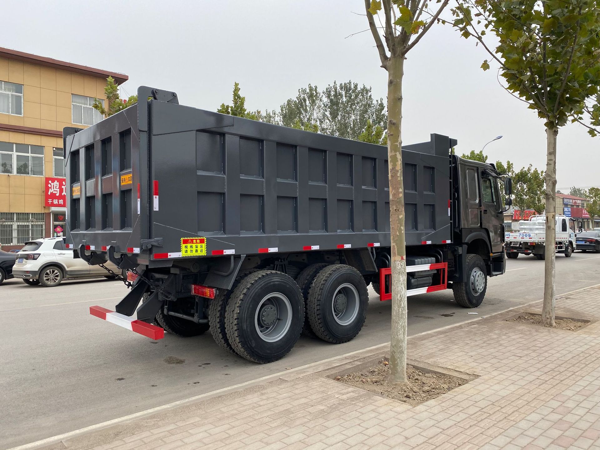 出口中国重汽豪沃货车二手howo 375 自卸车 后八轮渣土工程运输车