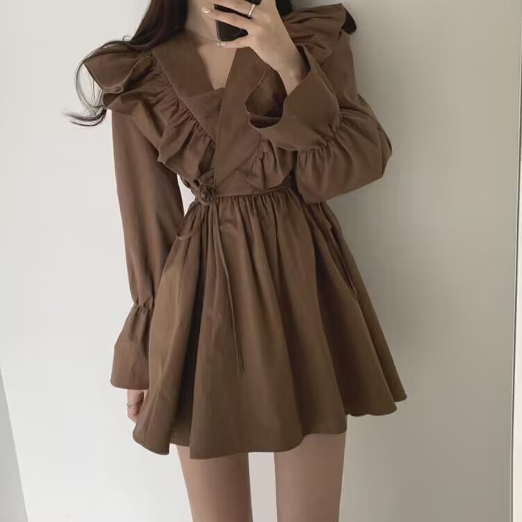 2023 New Early Autumn Retro Collar Cross Ruffled Tied Fitted Waist Flare-Sleeve Short Small Size Dress Fashion