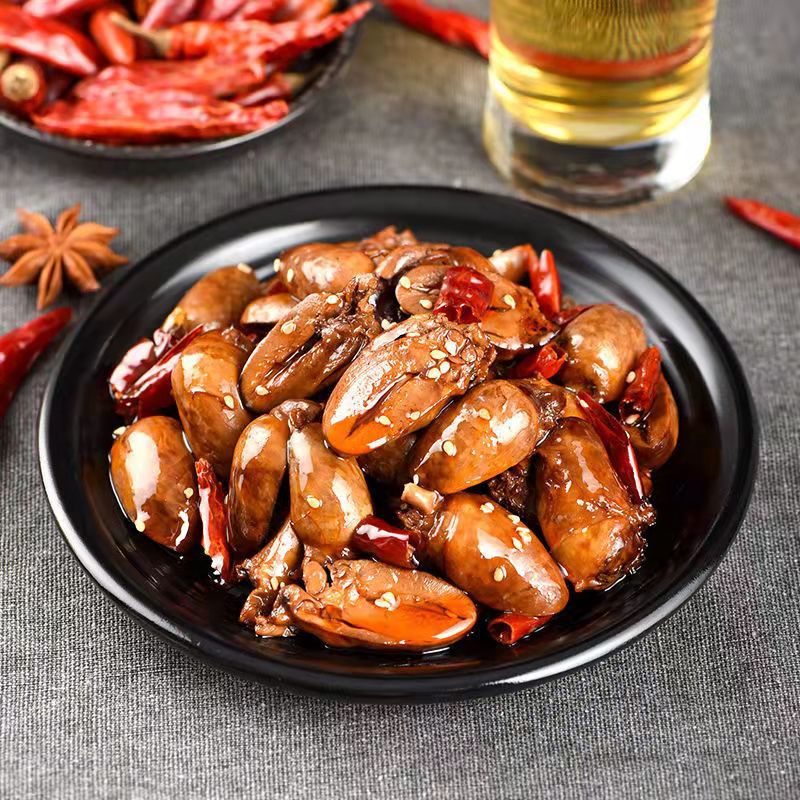 免运费抖音同款网红零食麻辣鸭心香辣卤味肉类熟食品美食300g代发