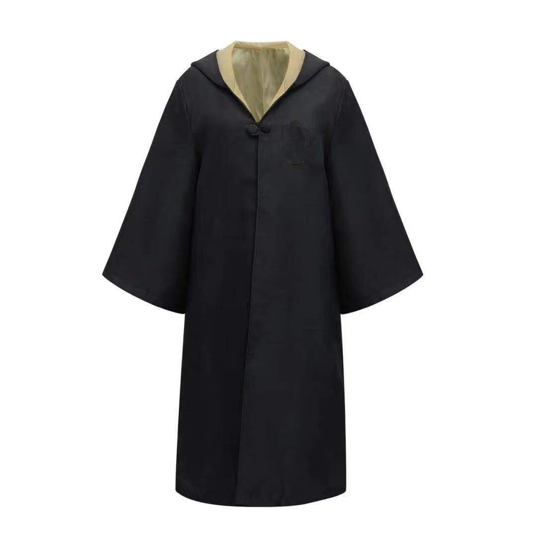 Harry Potter Cape Is the Same Costume as the Cosplay Costume