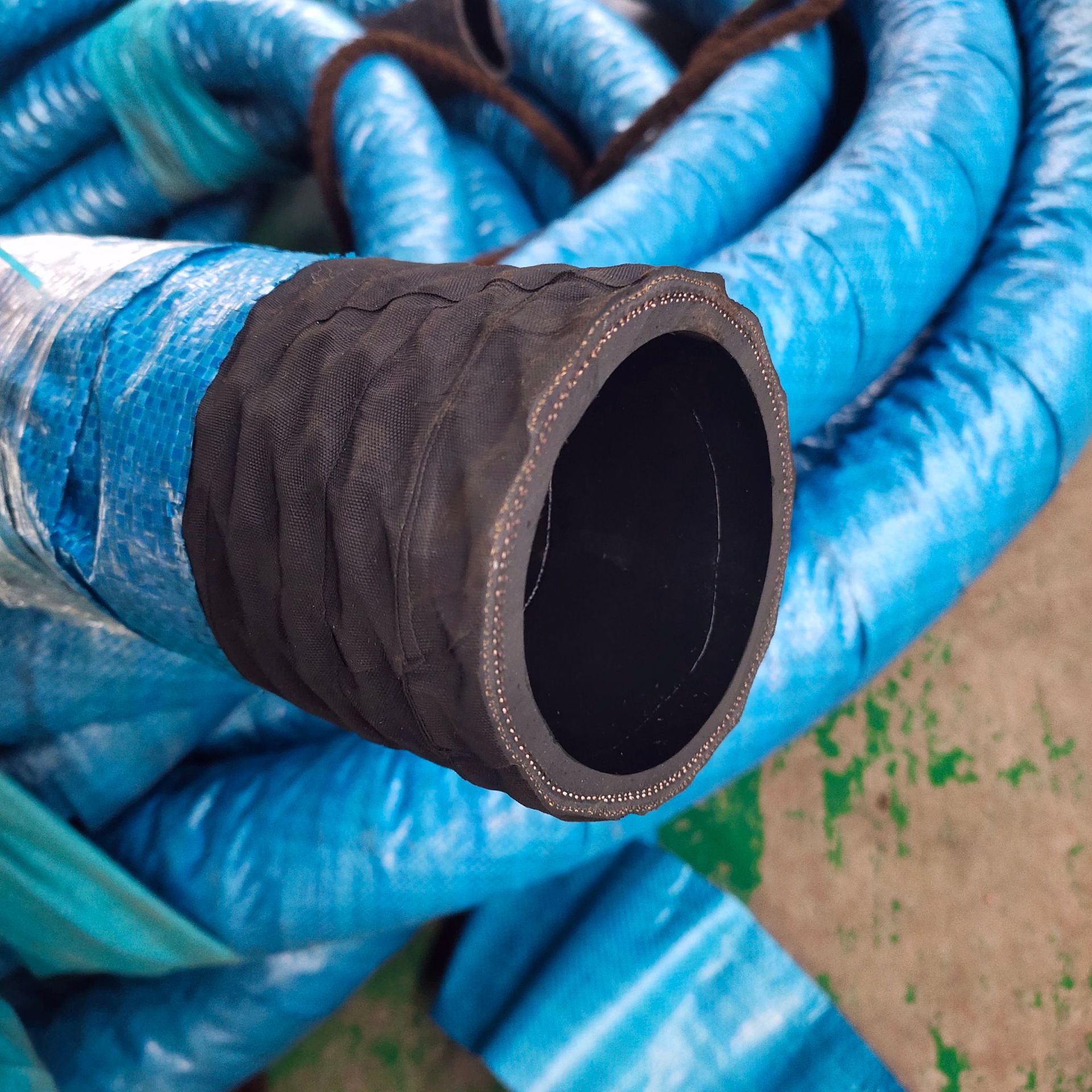 4寸吸水钢丝胶管 黑色吸水橡胶管 耐折波纹橡胶软管