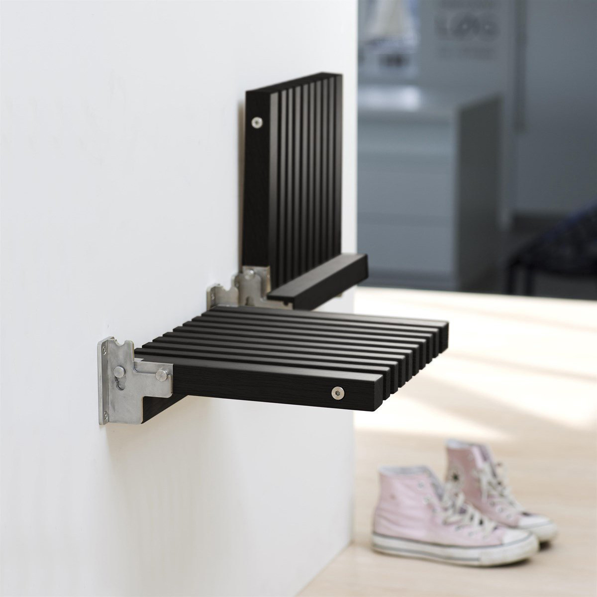 简约客厅入户门原木折叠换鞋凳隐藏式玄关门口挂墙穿鞋凳椅子