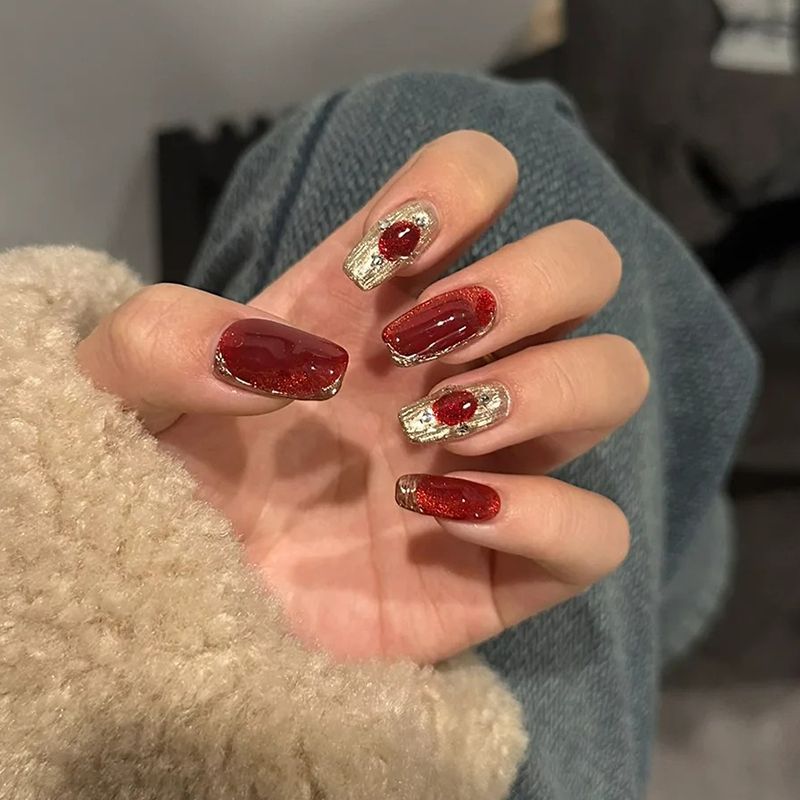 2024新年穿戴甲布契拉提红鎏金猫眼穿戴美甲显白成品新年指甲贴片