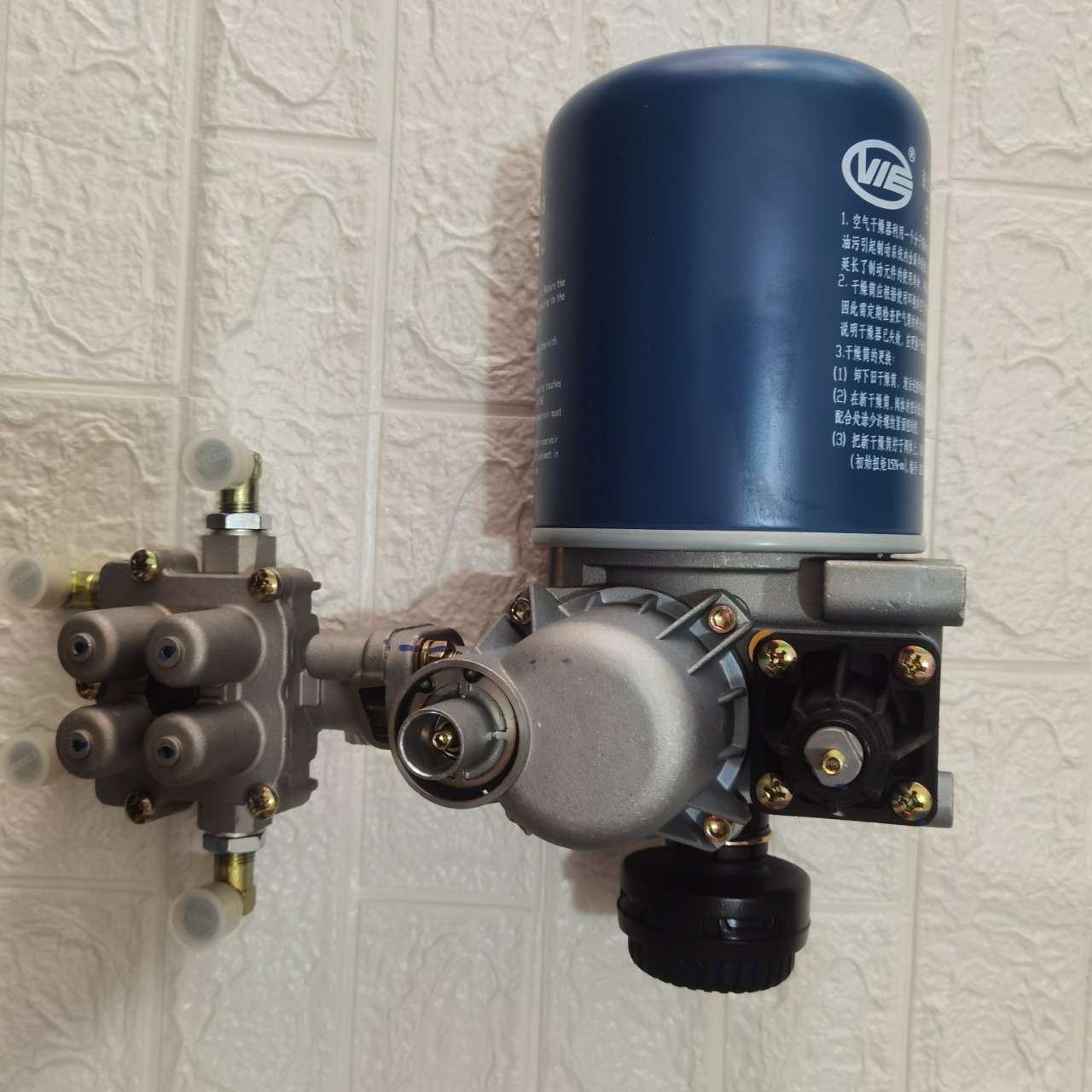 空气处理单元3515010-x112-w空气干燥器带四回路客车配件零部件