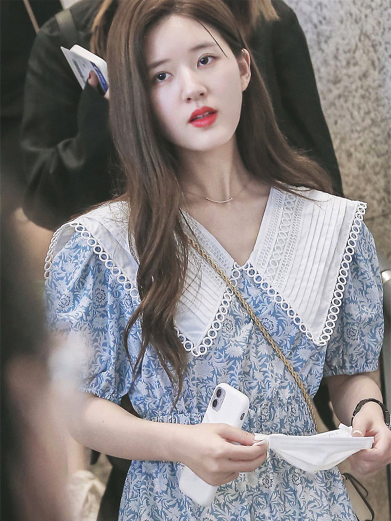 赵露思明星同款泡泡袖碎花连衣裙女夏新款小清新娃娃领法式茶歇裙