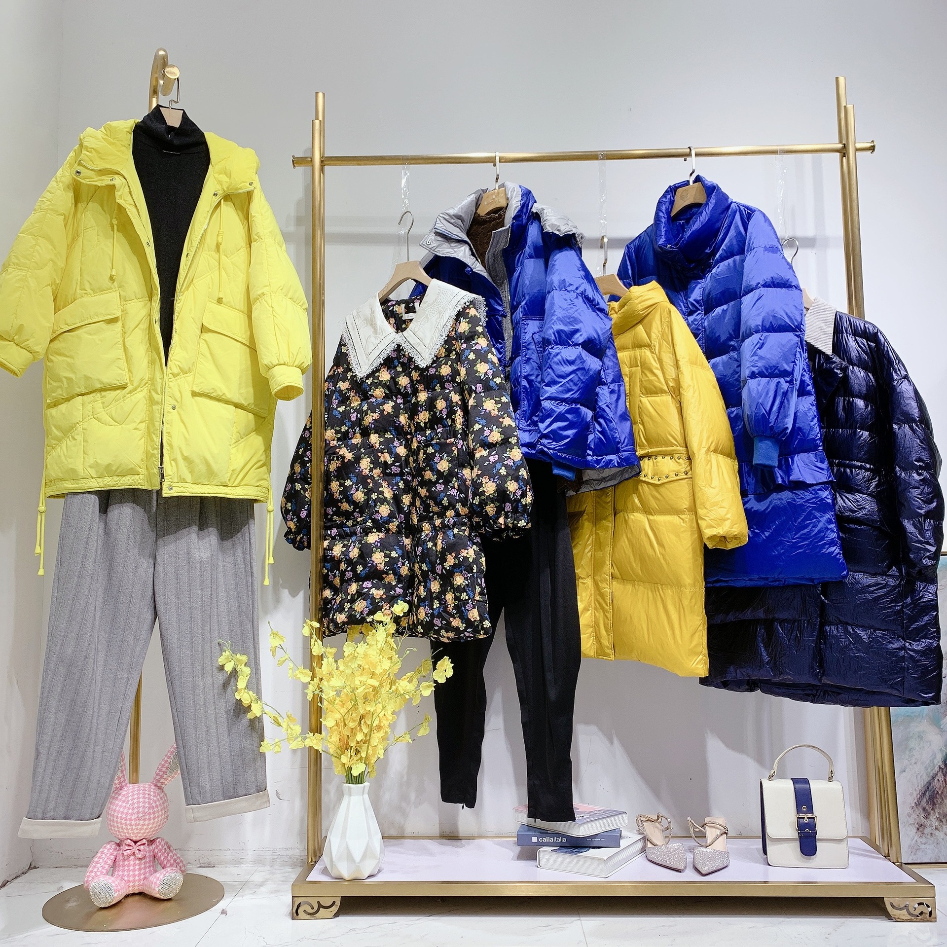 时尚大码女装潮牌维依22冬羽莎国际女装专柜撤柜一手货源走份批发