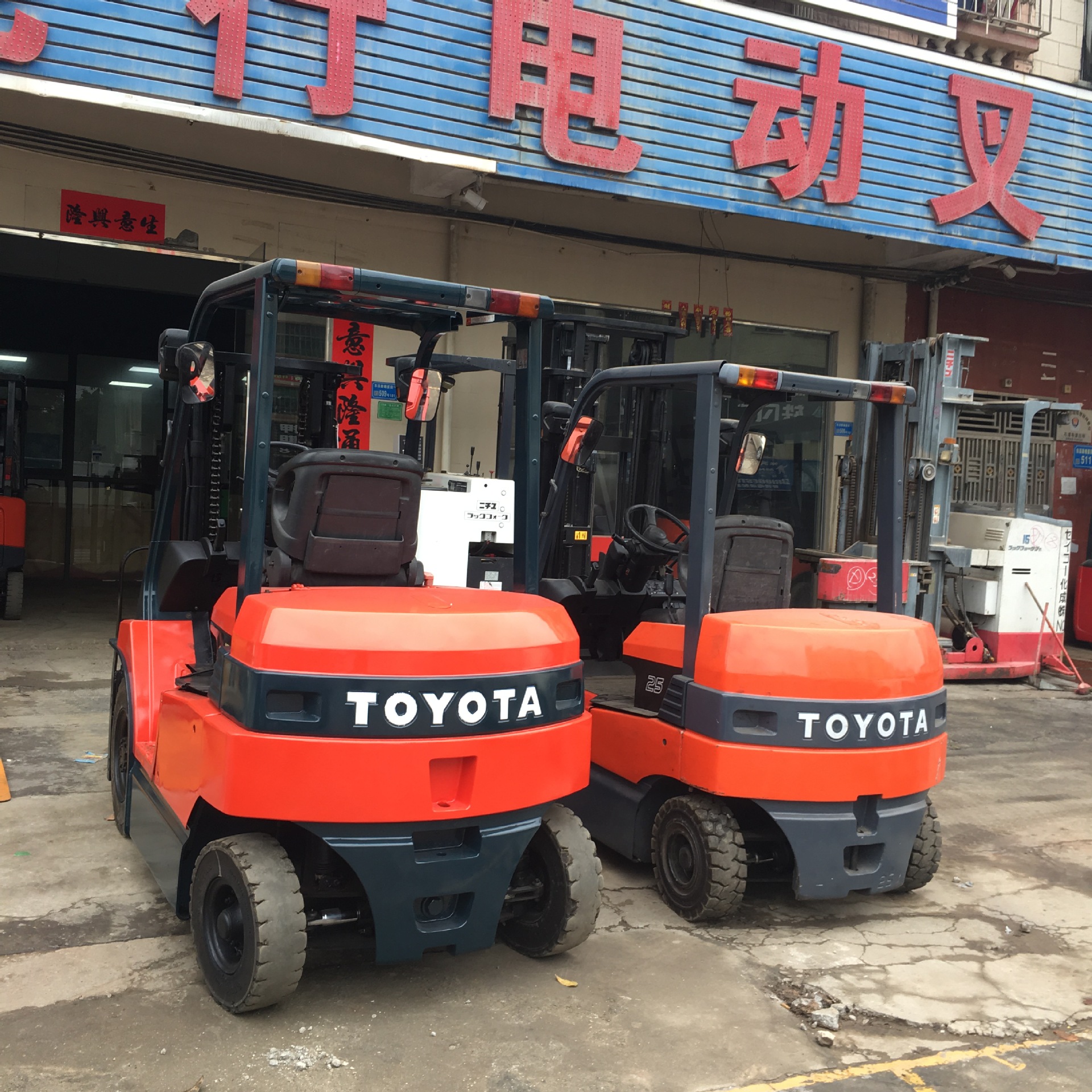 5吨丰田电动叉车出租7fb25丰田电动叉车出租出售toyota叉车出租