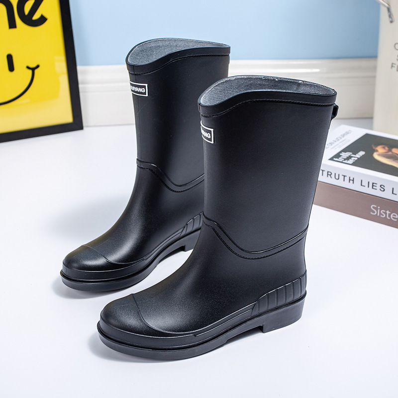 2023 New Internet Celebrity Waterproof Adult Rain Boots Women's Fashion Summer Simple Design Kitchen Rubber Shoes Mid-Calf Rain Boots for Women