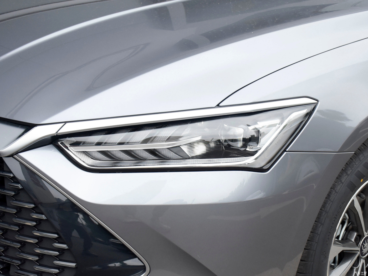 适用于比亚迪秦plus大灯罩 21款比亚迪秦plus大灯灯壳透明灯罩