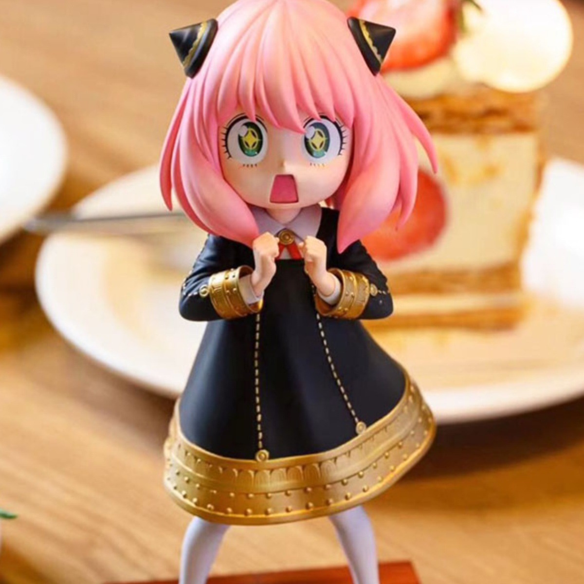 过家家制霸阿尼亚系列手办踢水水星星眼动漫二次元雕像摆件-阿里巴巴