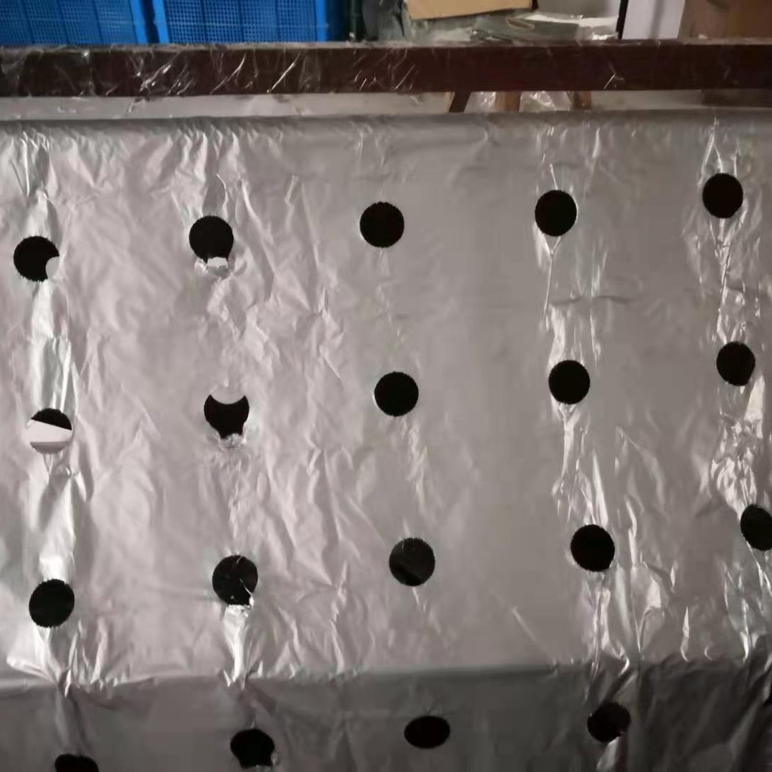 外贸PE出口日本农用打孔地膜 银灰银黑反光除草膜 95X10小卷片膜