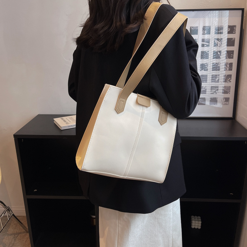 Autumn and Winter Women's Bag 2022 Popular New Class Commuting Large Capacity Totes Leisure Solid Color Single-Shoulder Bag