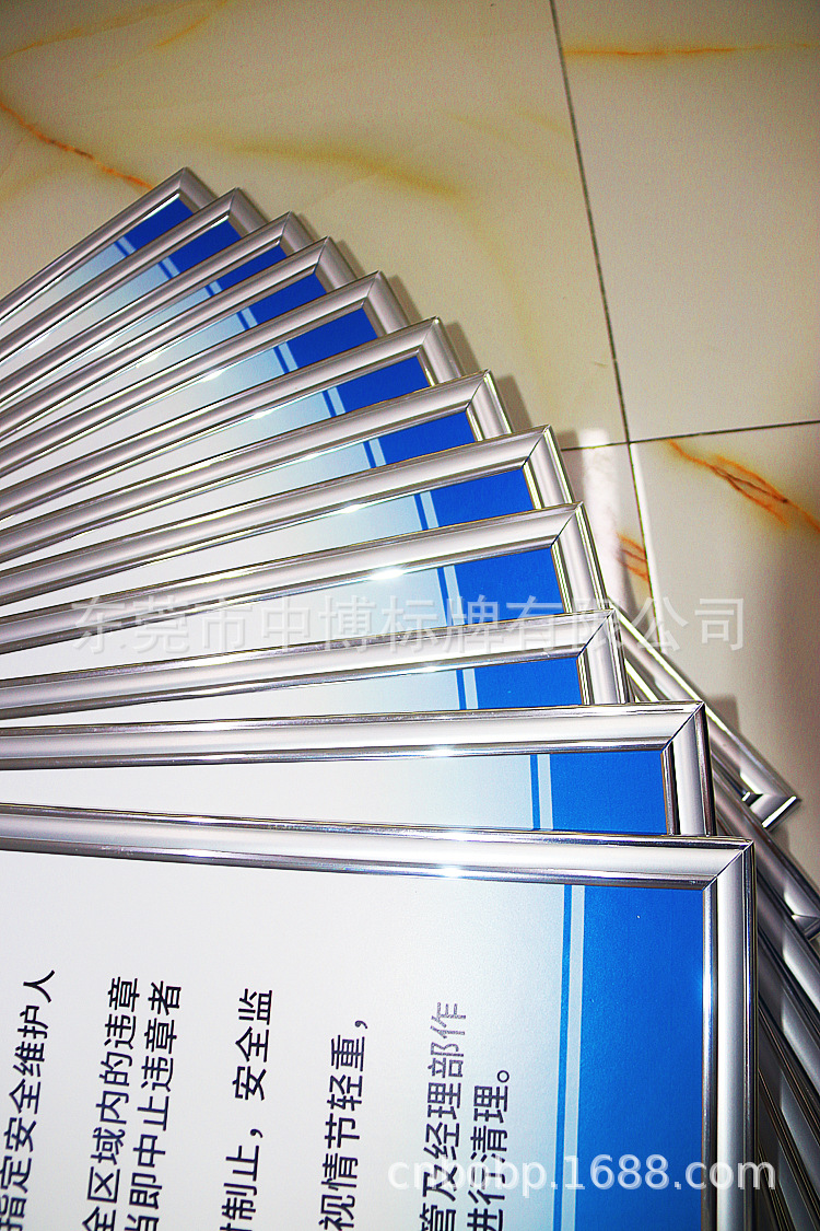 5cm宽银色塑料边框       尺寸         40x60cm,45x70cm,60x80cm,60