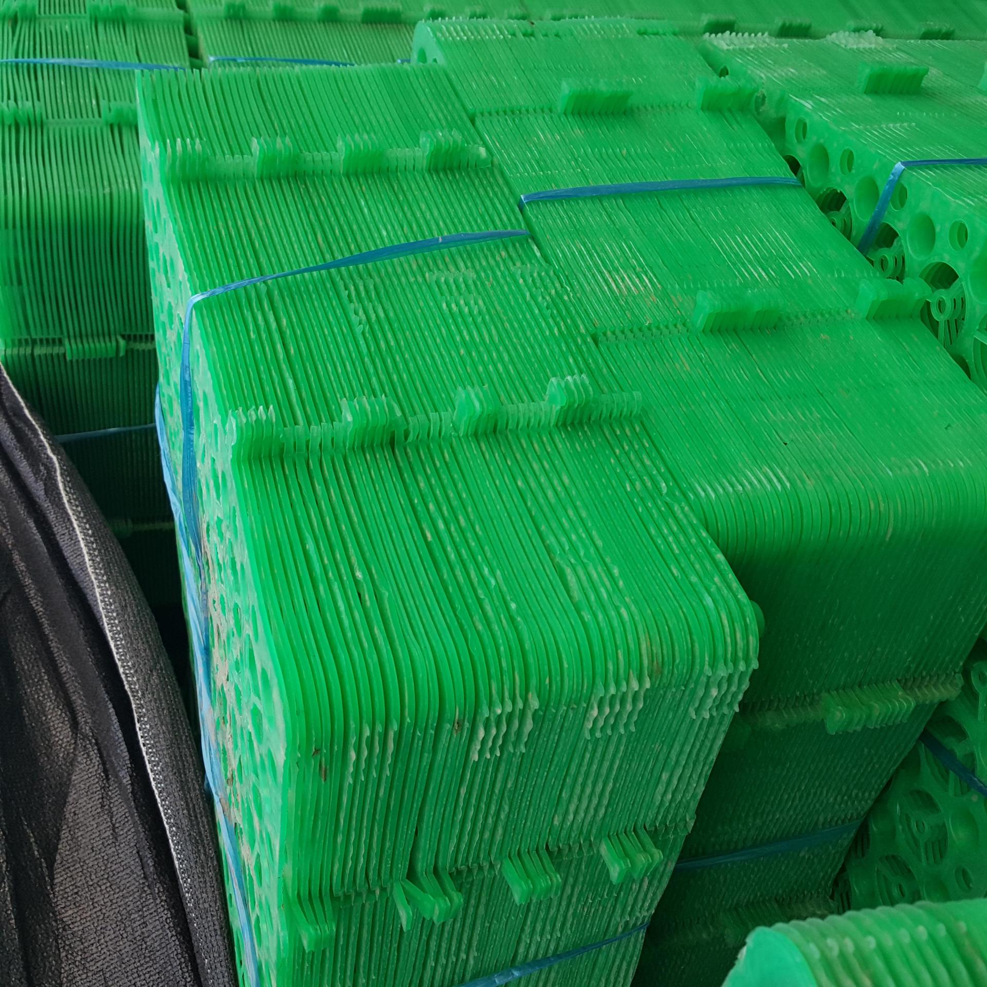 蓄排水板楼顶绿化蓄水板 滤水保湿蓄水板 屋顶花园种菜蓄排水板