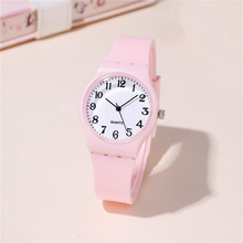 粉色硅胶带石英学生手表 简约数字面男女学生休闲手腕表watch