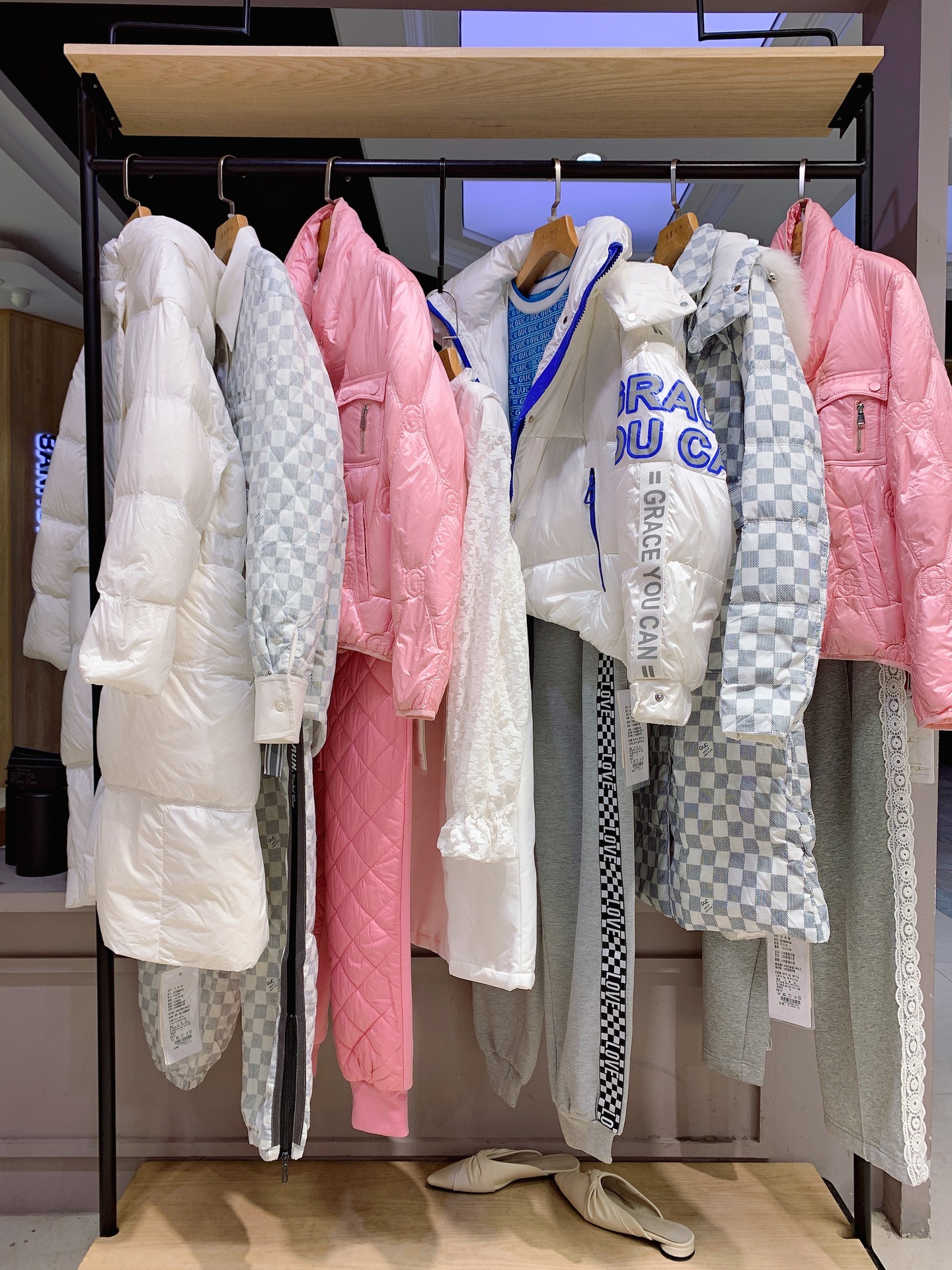 纪优希guc22冬 万达商场撤柜品牌折扣女装尾货批发直播间拿货渠道