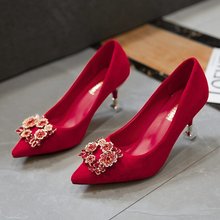 婚鞋女2020新款红色婚纱鞋新娘中式时装结婚鞋尖头细跟秀禾高跟鞋