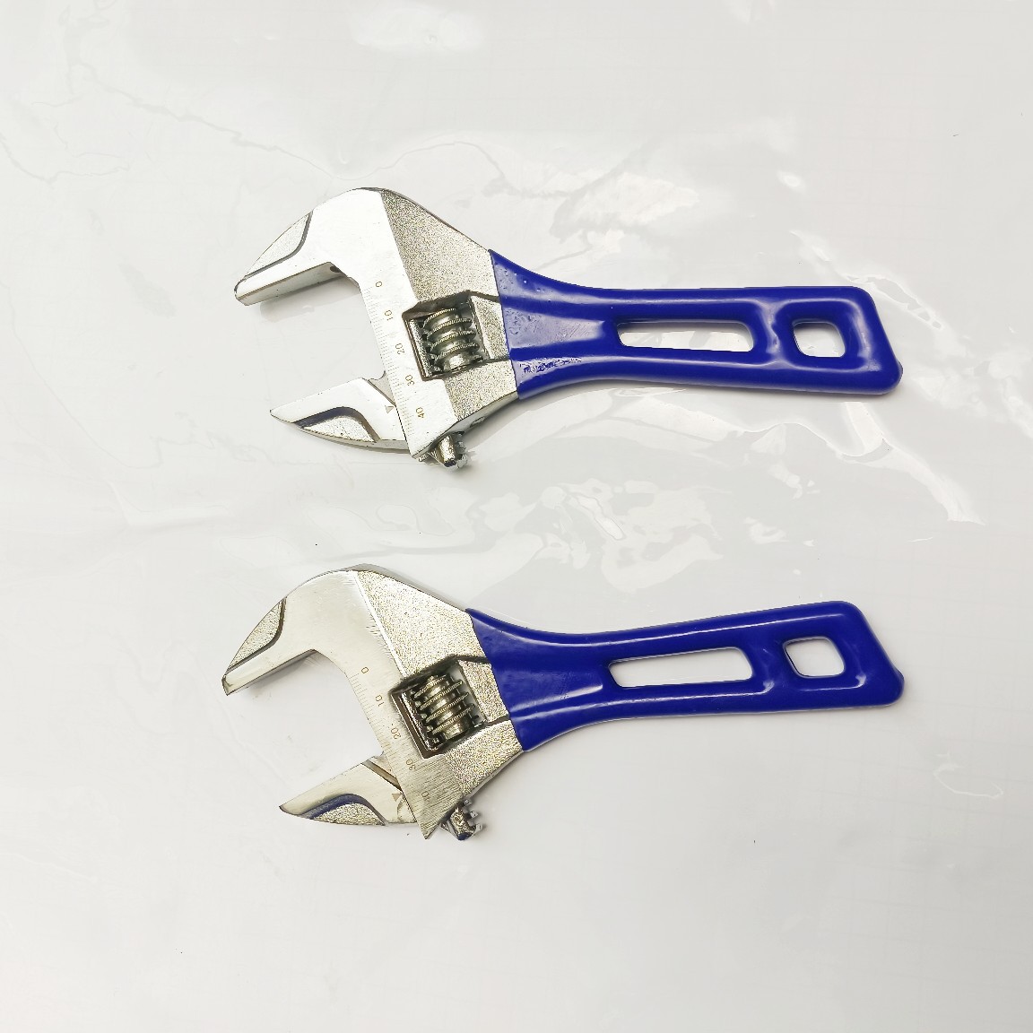 临沂五金现货卫浴扳手水槽水暖安装工具轻型短柄大开口活动扳手