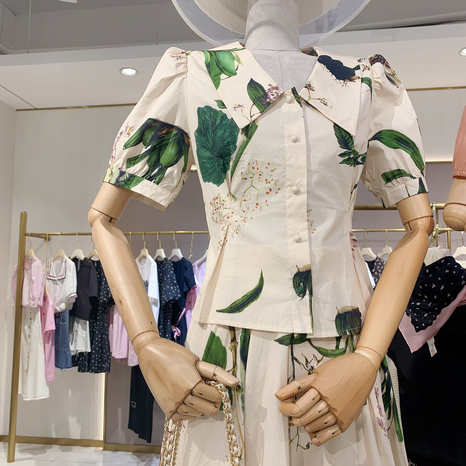 【她图】22夏剪标 品牌女装直播货源进货渠道 广州石井服装批发