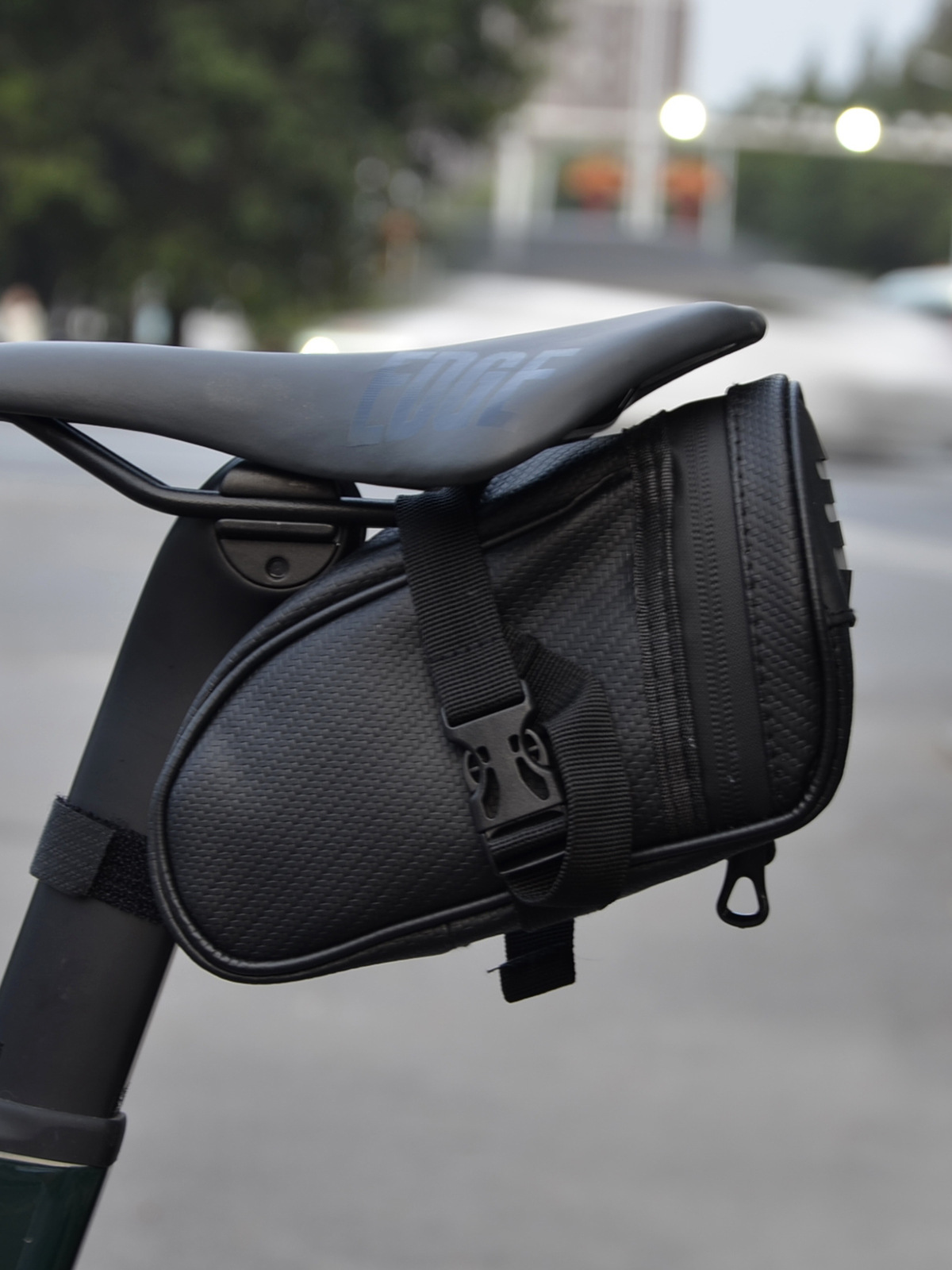 自行车尾包 山地车公路车坐垫包 折叠车鞍座包工具收纳袋后座车包