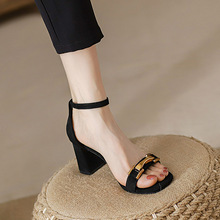 凉鞋夏粗跟一字带扣-淘宝拼多多热销凉鞋夏粗跟一字带扣货源拿货