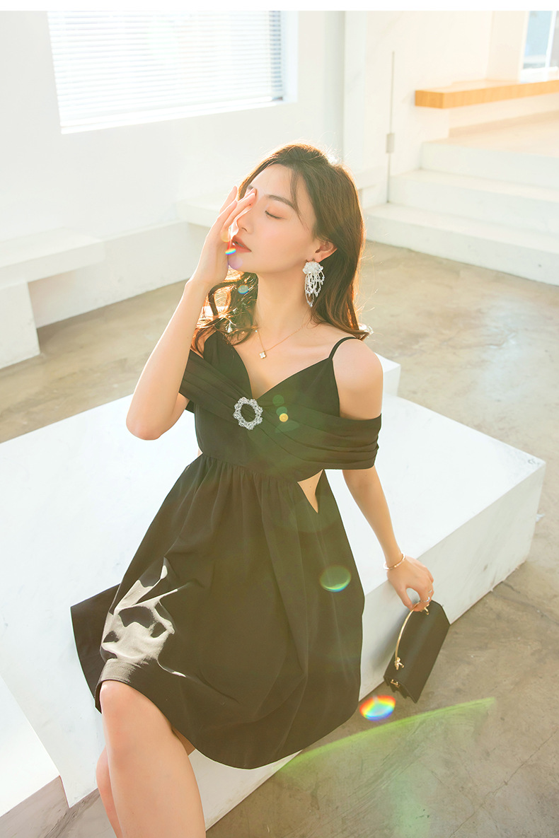 一字肩性感连衣裙黑色小礼服抹胸露肩露背露腰a字吊带蓬蓬公主裙