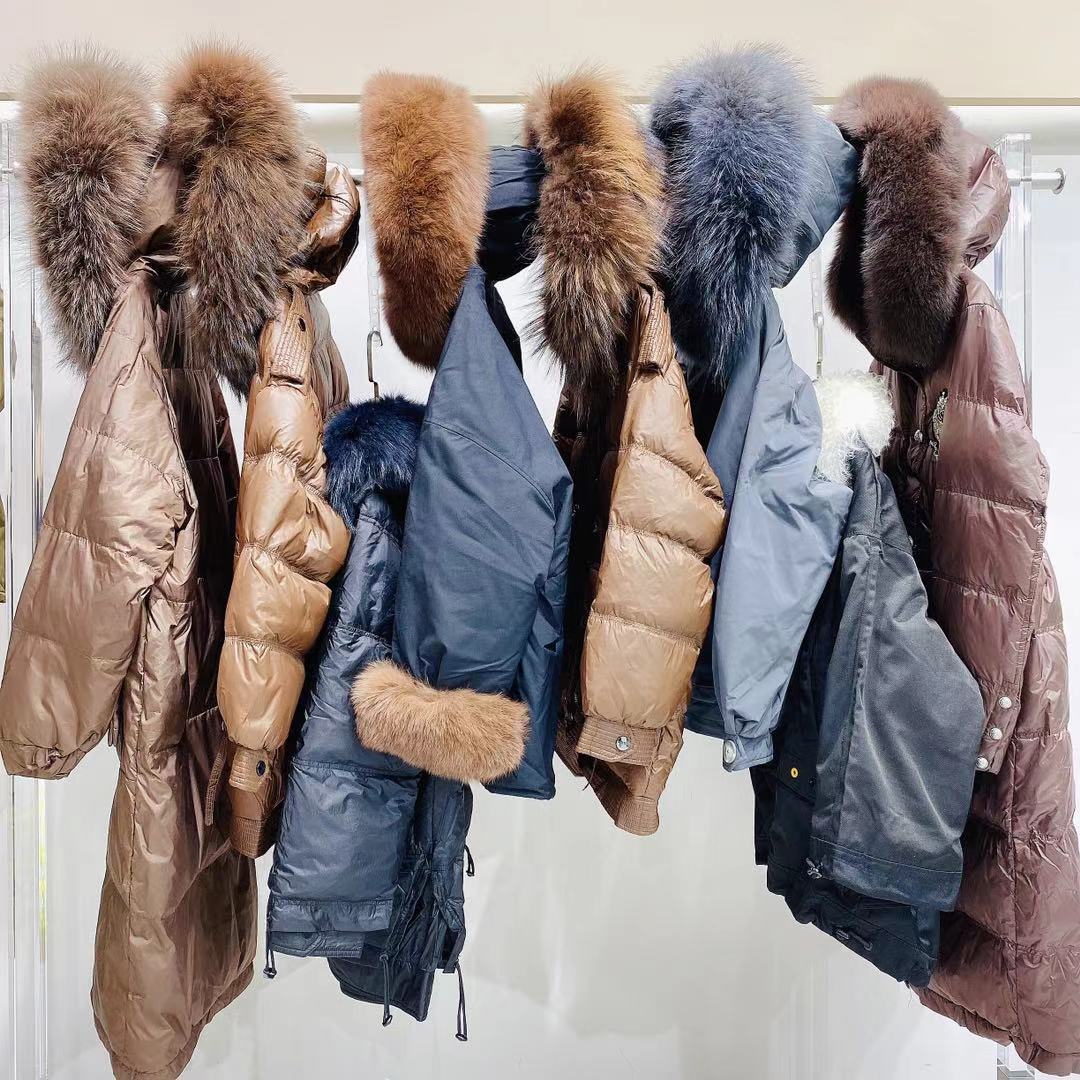 雪罗拉秋冬品牌折扣女装厂家库存特价羽绒服尾货清仓实体直播货源