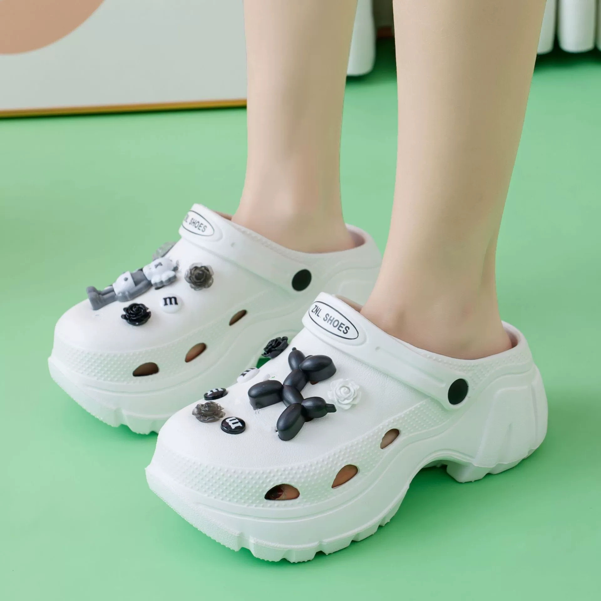 One-Piece Eva Platform Beach Hole Shoes Women's Summer Outdoor Non-Slip Deodorant Ins Medical High Heel Toe Box Half Slippers