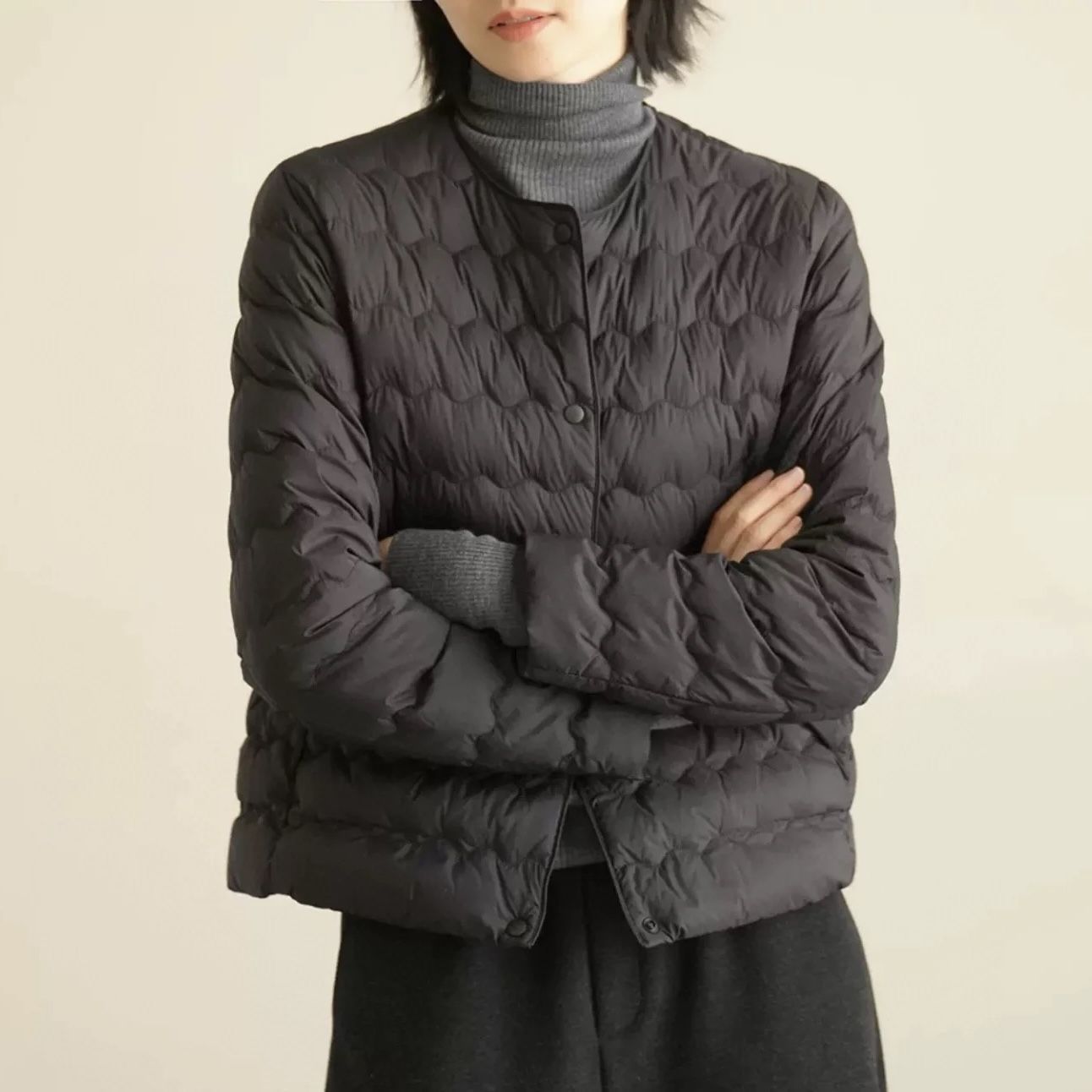 白鹅绒羽绒服女内胆2025秋冬新款轻薄保暖大衣伴侣圆领短款外套潮