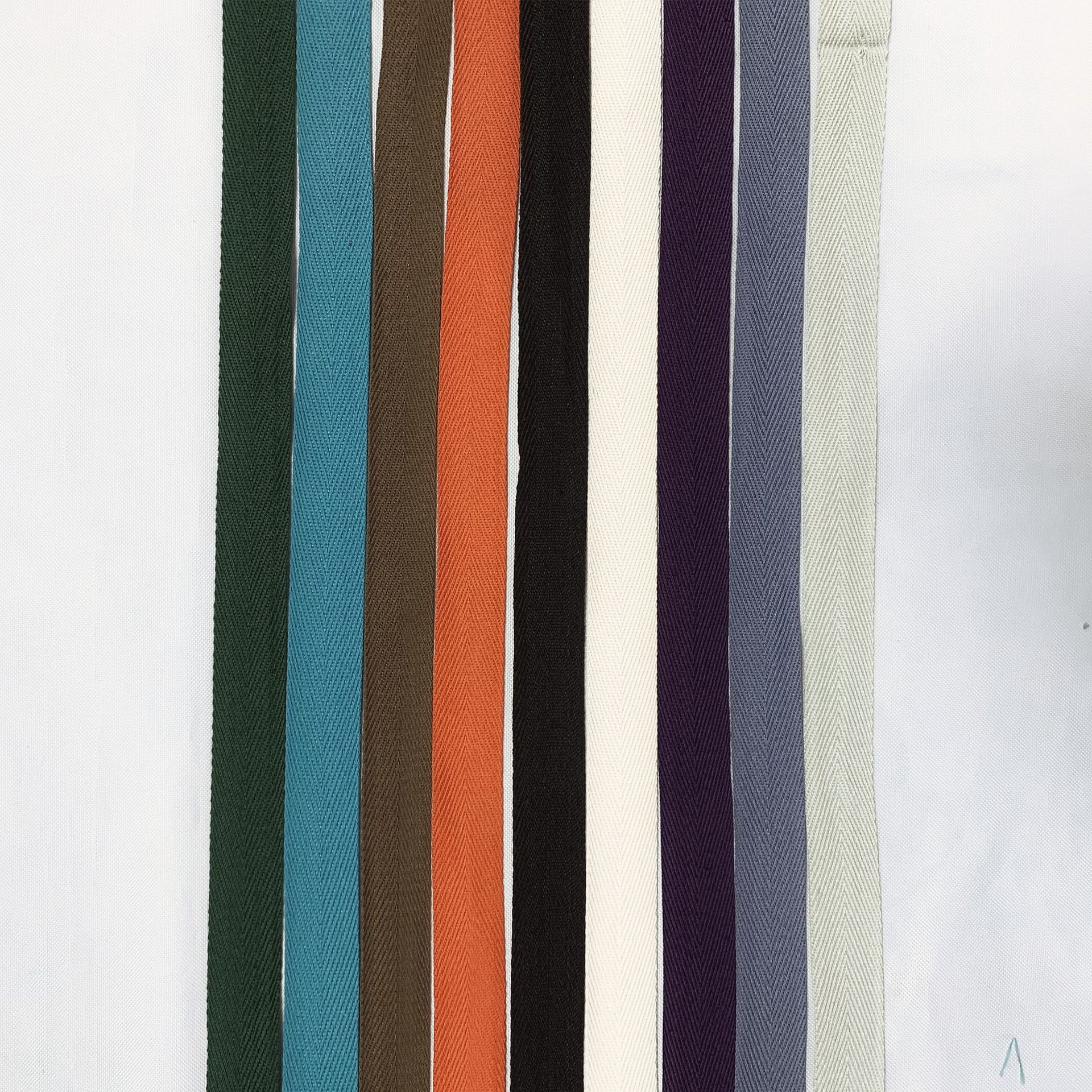 热销涤棉人字纹织带2.0 2.2cm黑白彩色箱包服装辅料厂家现货