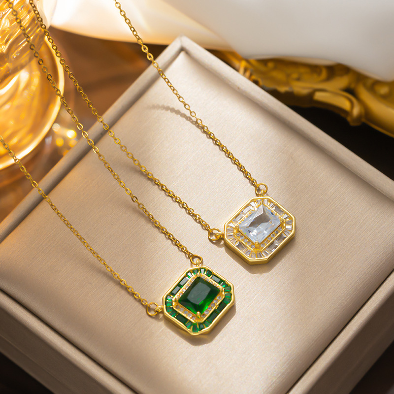 新款欧美克拉瑞士绿托帕石吊坠 女镀18k黄金镶嵌仿石彩色宝石项链