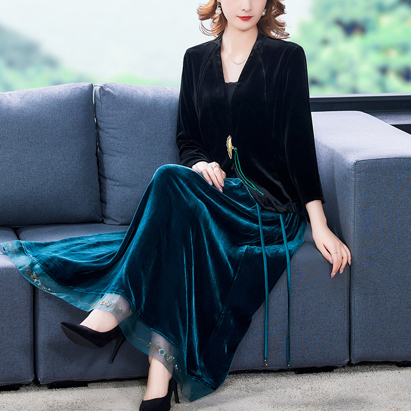 高档女士金丝绒套装图片-海量高清高档女士金丝绒套装图片大全