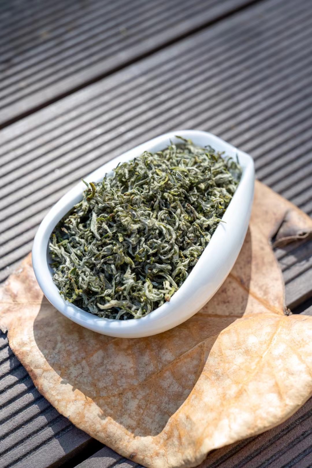 明前碧螺春新茶2020绿茶手采嫩芽浓香型和清陶瓷礼盒装茶叶400g