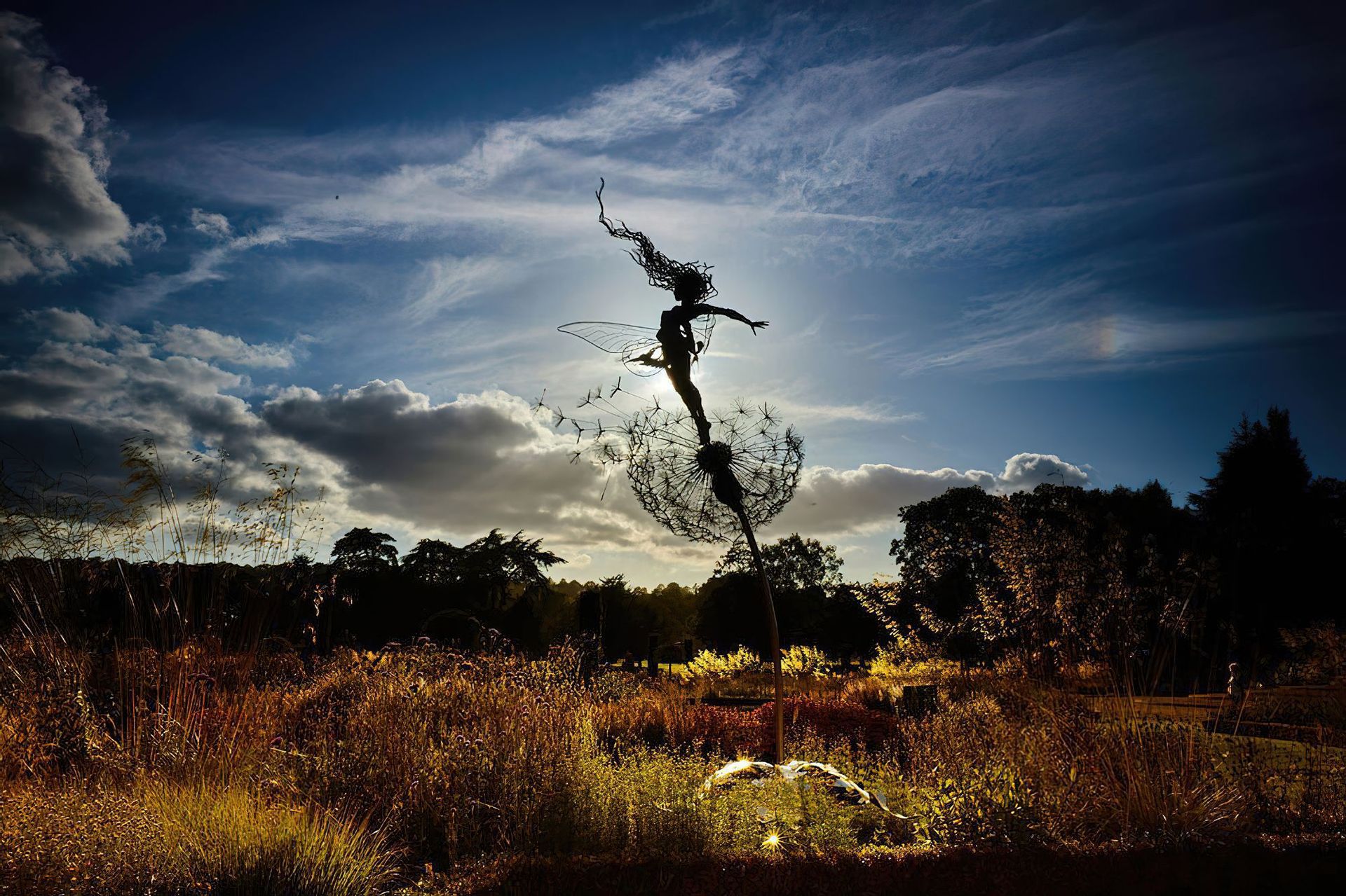 花仙子精灵与蒲公英共舞罗宾怀特丝精灵雕塑花园插件金属工艺品