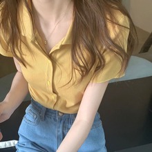 显白姜黄色bm风修身翻领短款上衣女夏季薄款针织单排扣短袖t恤潮
