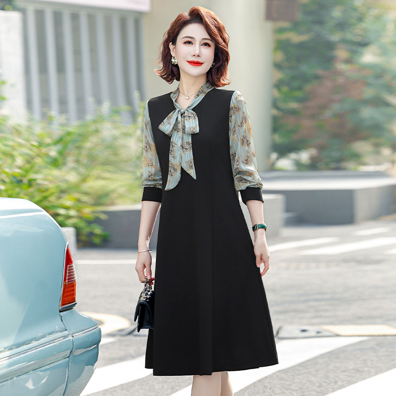 中年洋气妈妈连衣裙春秋2024新款中老年女装春装时尚气质长袖裙子