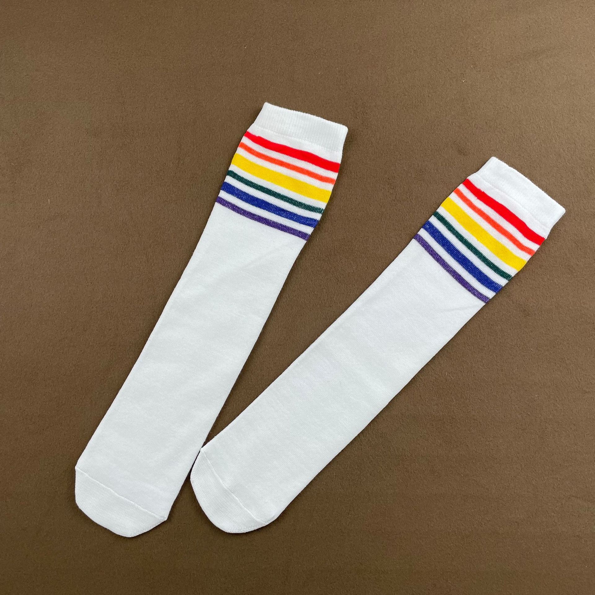 儿童足球袜彩虹中筒袜六一学生表演袜子园服袜子-阿里巴巴