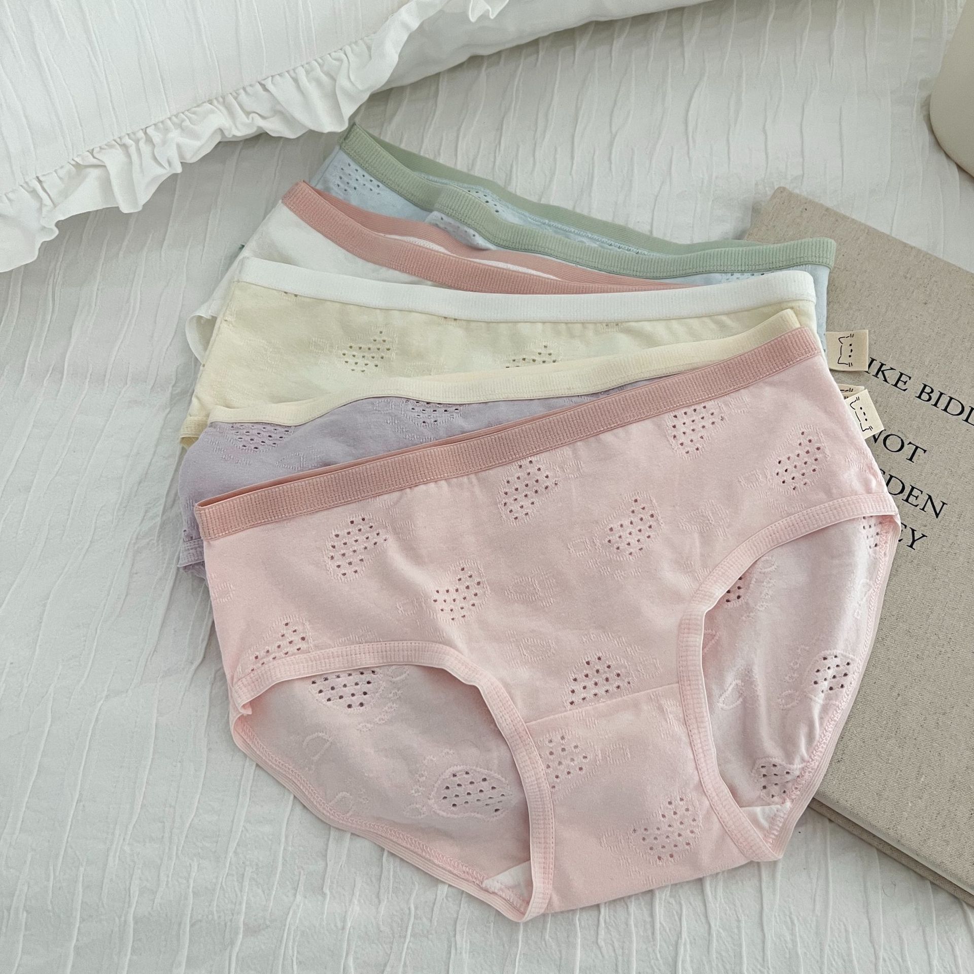 Ka Meow ~ Class A Baby Cotton Cream Underwear Women's Breathable Purified Cotton Crotch Mid-Waist Basic Solid Color Girl Briefs