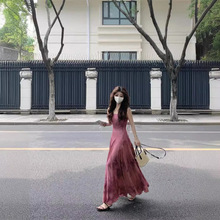 新中式印染吊带连衣裙女夏季2024新款度假风时尚收腰显瘦大摆长裙