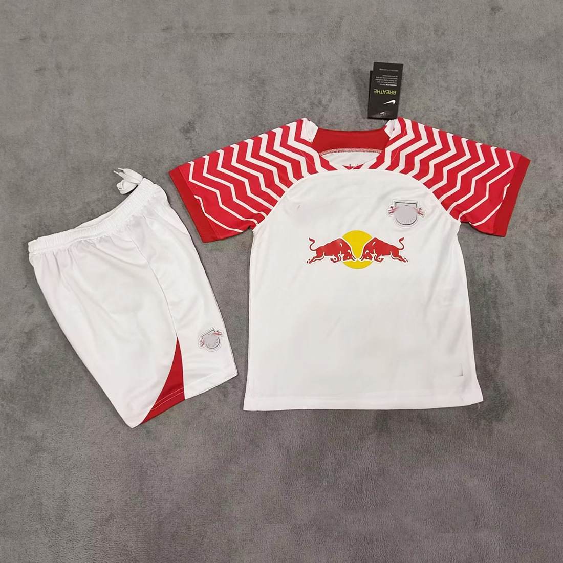 23-24莱比锡红牛主场儿童球衣短袖足球服套装赛服童装一套代发