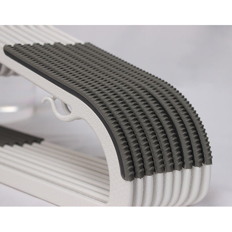 厂家定制防滑塑料衣架 干湿两用abs塑料 tpr防滑条无痕家用晾衣架