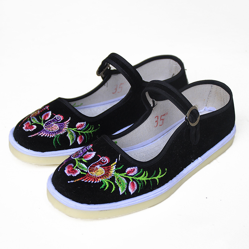 春季新款绣花女鞋牛筋底刺绣千层底老北京布鞋复古民族彩色女单鞋
