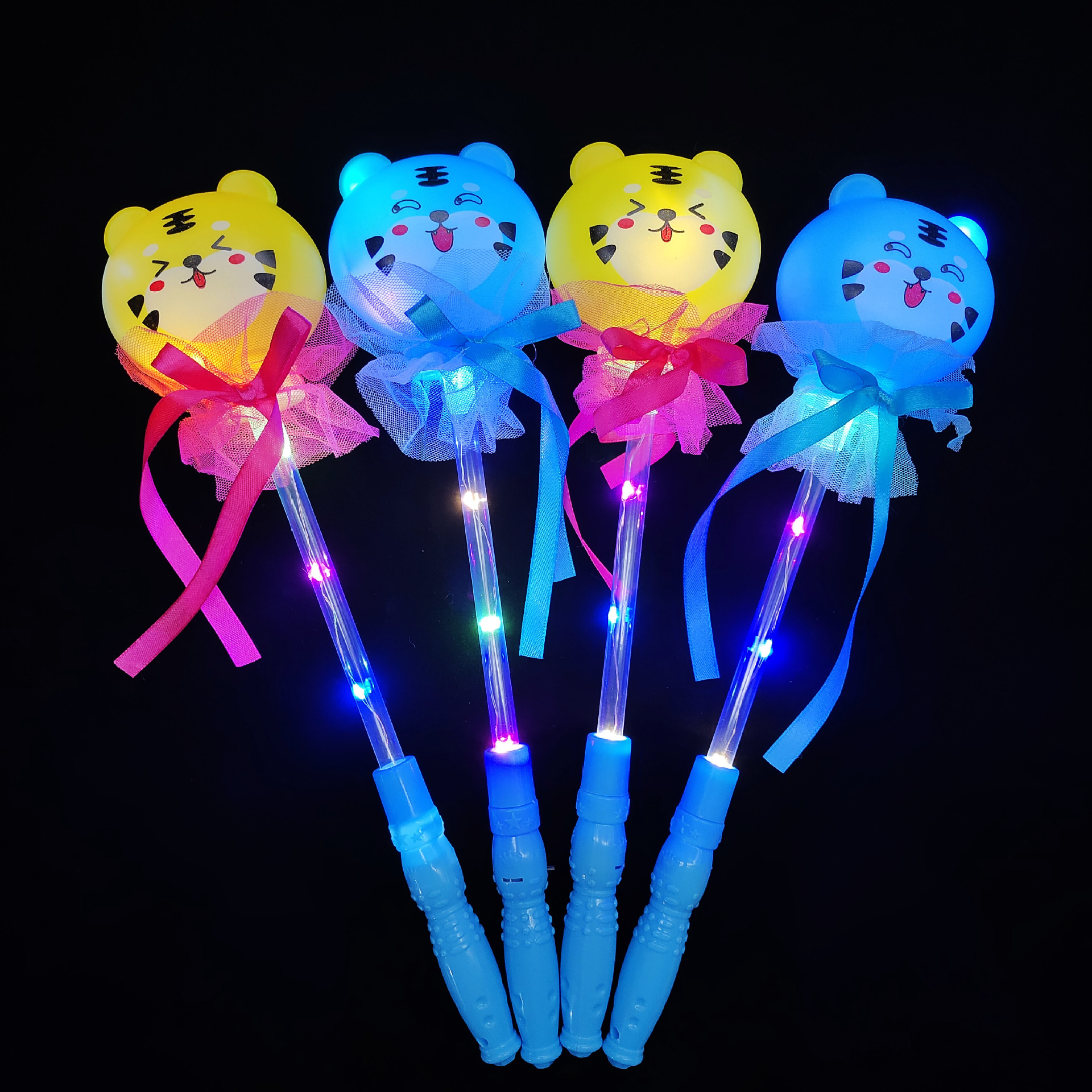 虎年跨年新款发光棒卡通老虎闪光棒老虎仙女魔法棒小老虎星空球