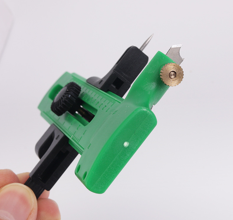 轻便小巧文教裁圆画圆割圆刀切圆器圆规刀小尺寸画圆切圆裁剪刀