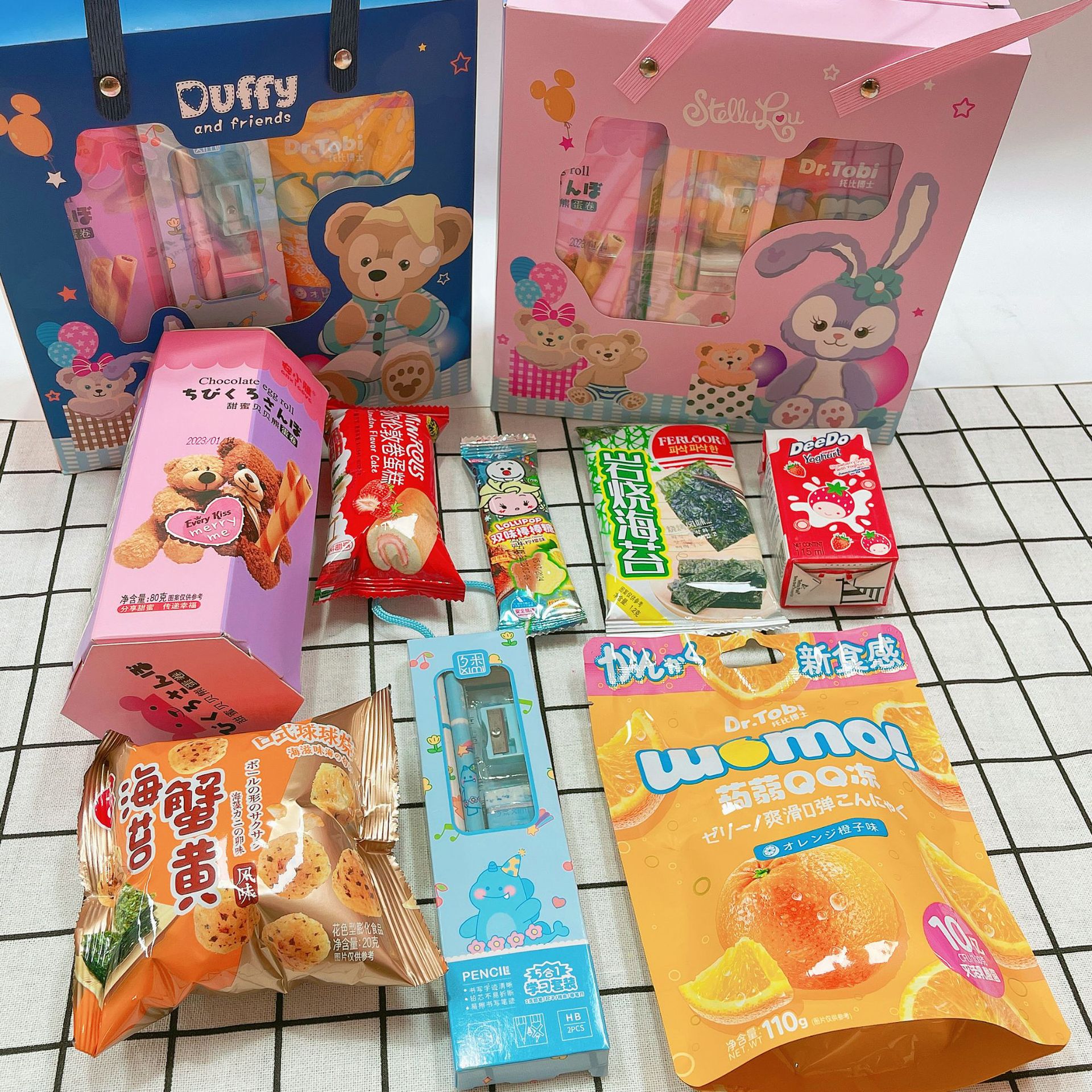 六一儿童节大礼包 好吃的零食礼盒海苔蛋糕文具酸奶组合一件代发