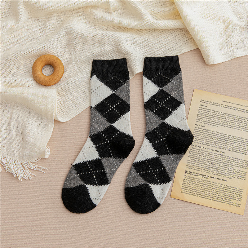 菱格袜子秋冬加绒加厚保暖大菱形格女羊毛袜ins学院风女士中筒袜