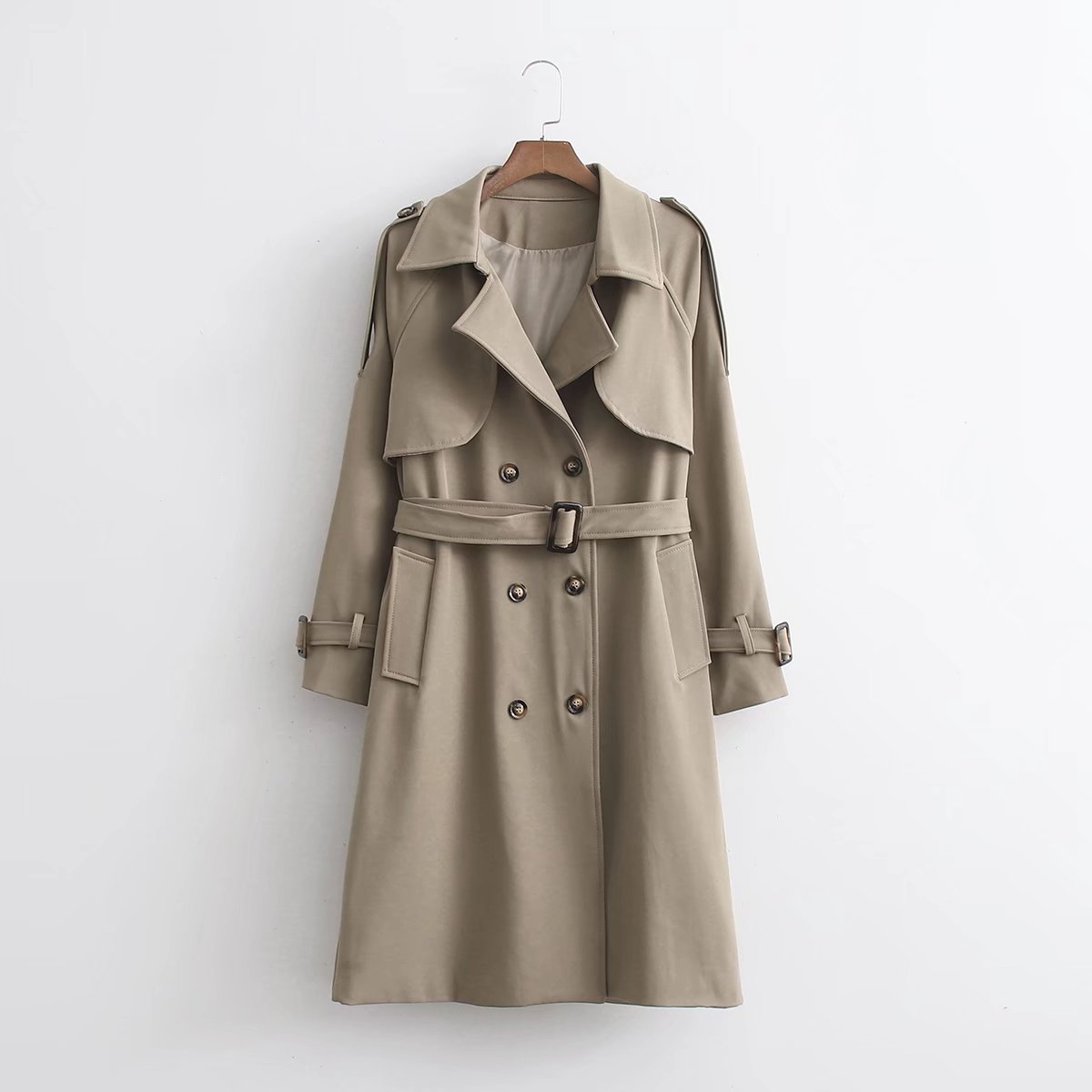 秋冬服装批发女装风衣图片