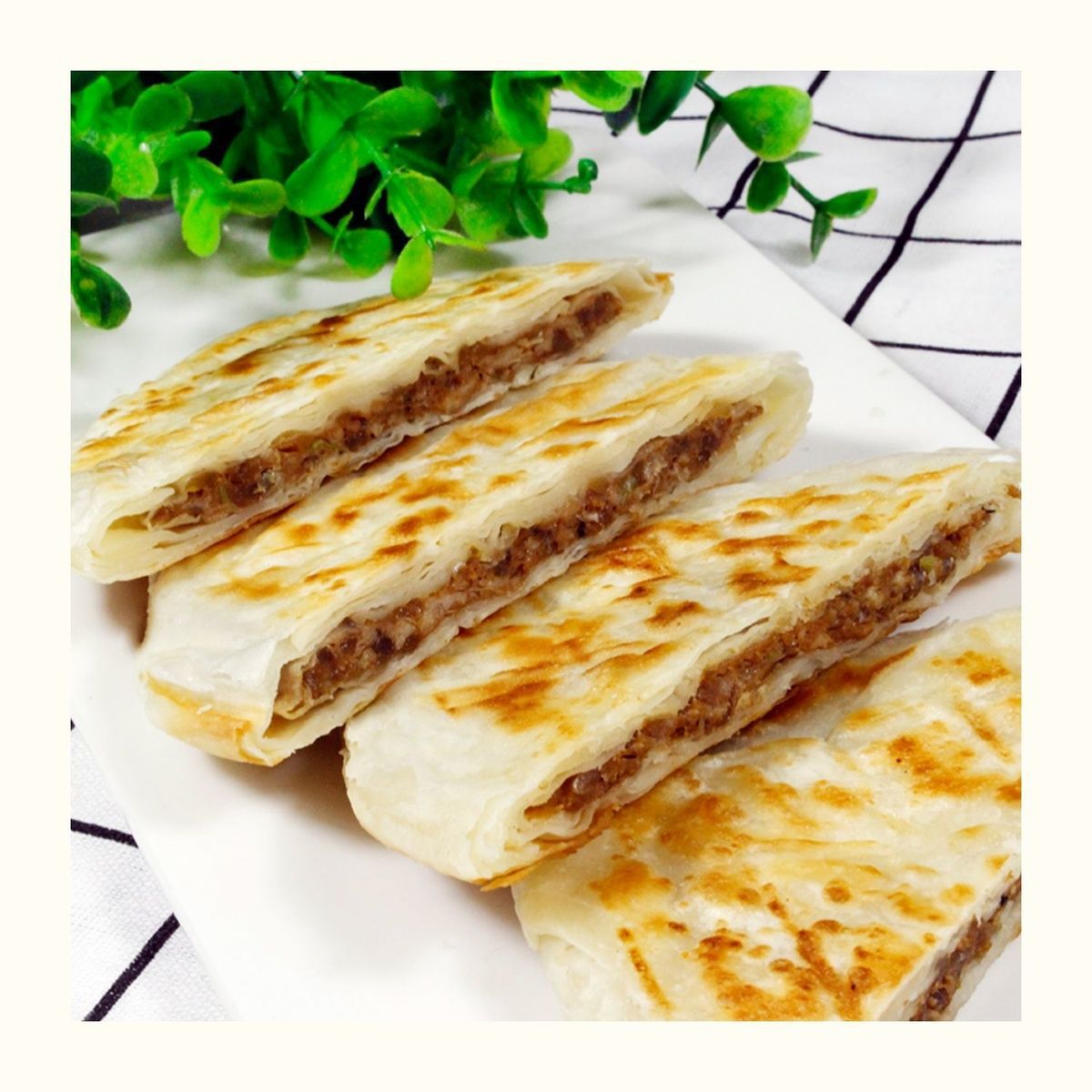酥皮牛肉饼馅饼肉夹馍生早餐火烧速冻冷冻半成品油炸煎饼速食早点