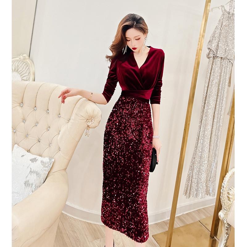 French Retro Elegant Small Black Dress Autumn and Winter New Slimming Hip Skirt Stitching Sequin Slit Velvet Dress for Women