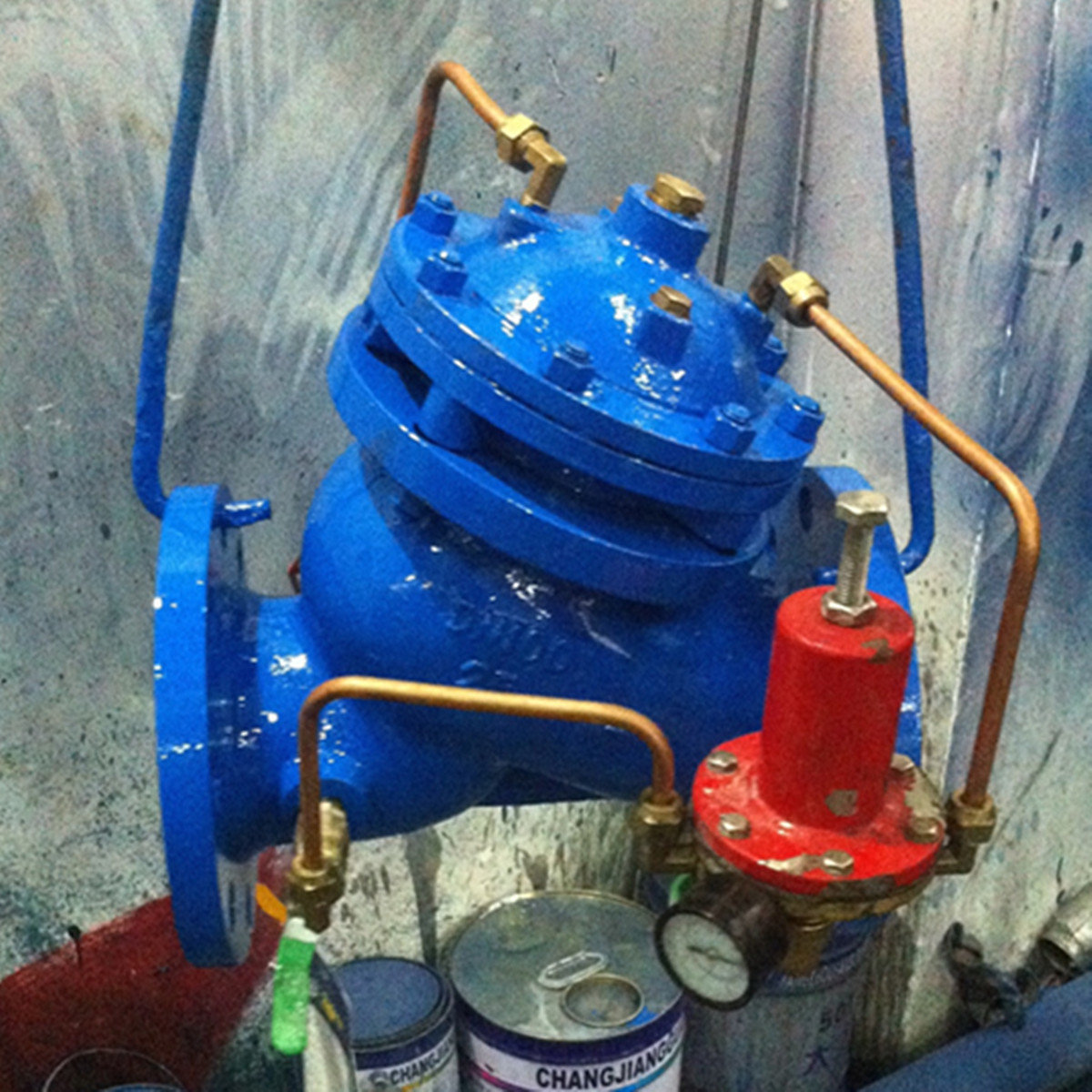 消防给水系统以及其它给水系统的管道上,当给水管路中压力超过泄压阀